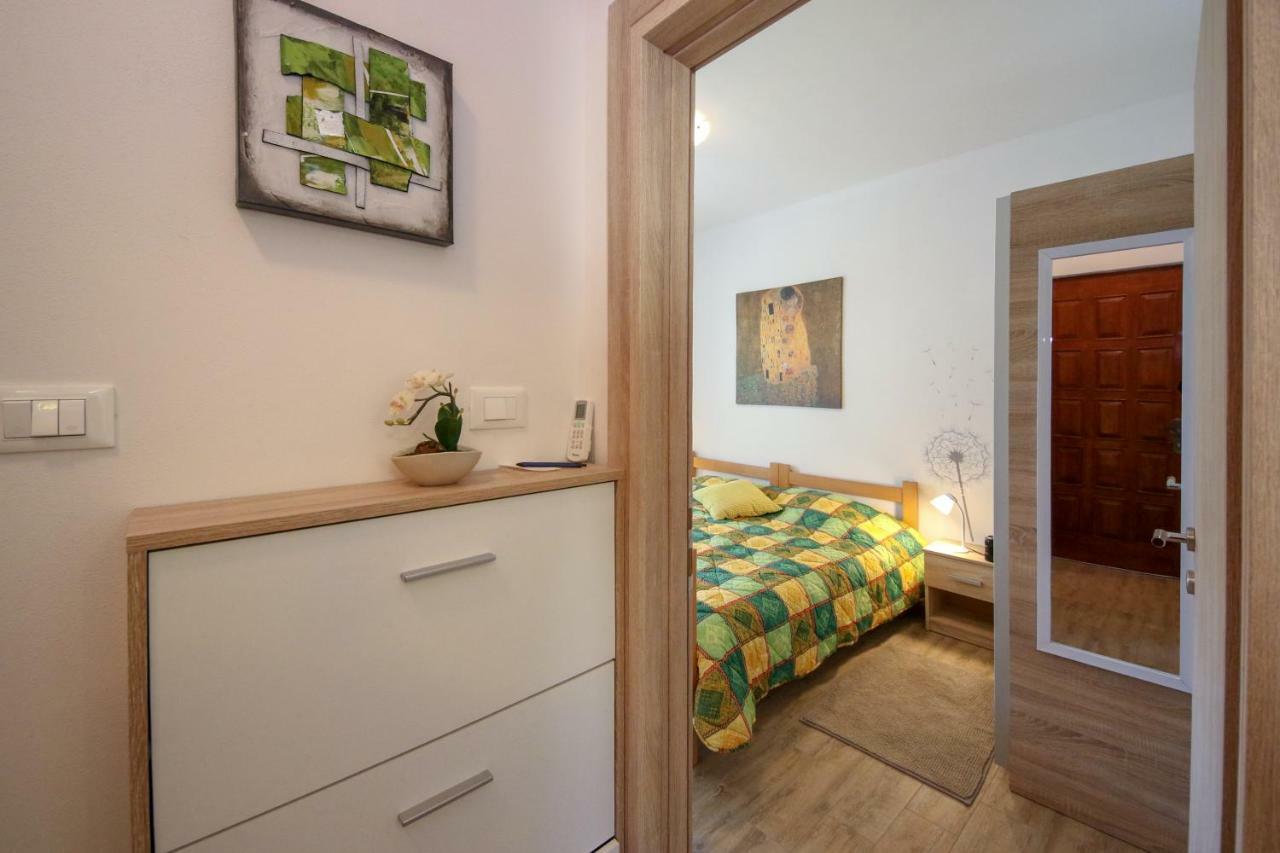 Apartment Polic Šibenik Eksteriør bilde