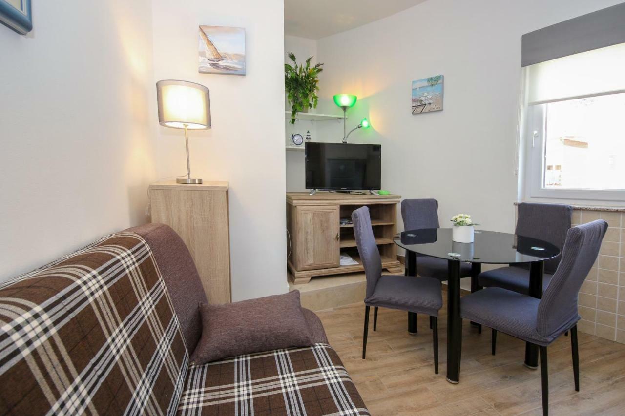 Apartment Polic Šibenik Eksteriør bilde