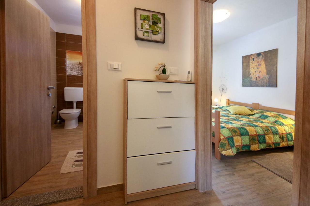 Apartment Polic Šibenik Eksteriør bilde