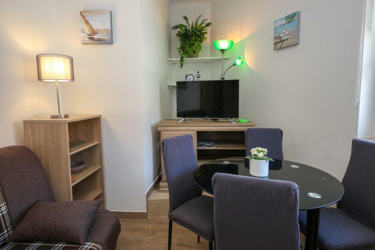 Apartment Polic Šibenik Eksteriør bilde